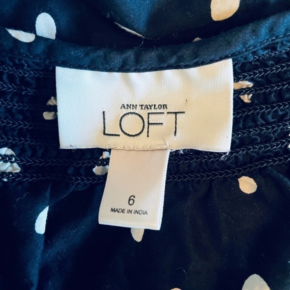 LOFT by Ann Taylor Women's Polka Dot Keyhole Blouse - Size 6 - Picture 11 of 11
